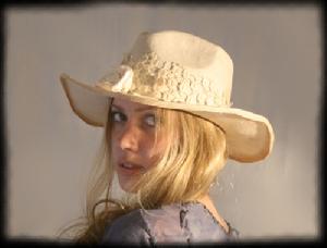 Delicate parisial hand made hat